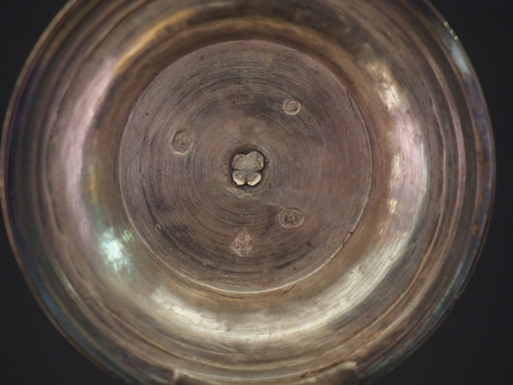 	Verseuse tripode Empire en argent, poinçon au Coq, bec verseur en for