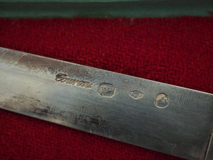 Suite de six couteaux à fruit Restauration, lame argent poinçon Vieill