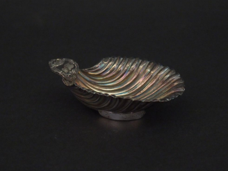 Vente aux enchères Vide-poche Restauration en argent, poinçon Vieillard, en forme de coqu