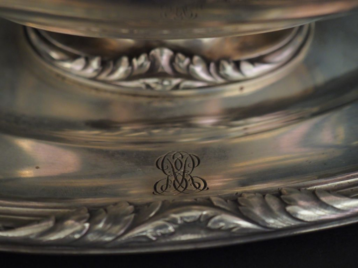 Paire de saucière de style Louis XV en argent, poinçon Minerve, à déco