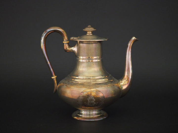 Théière en argent de style Louis XVI en argent, poinçon Minerve, à déc