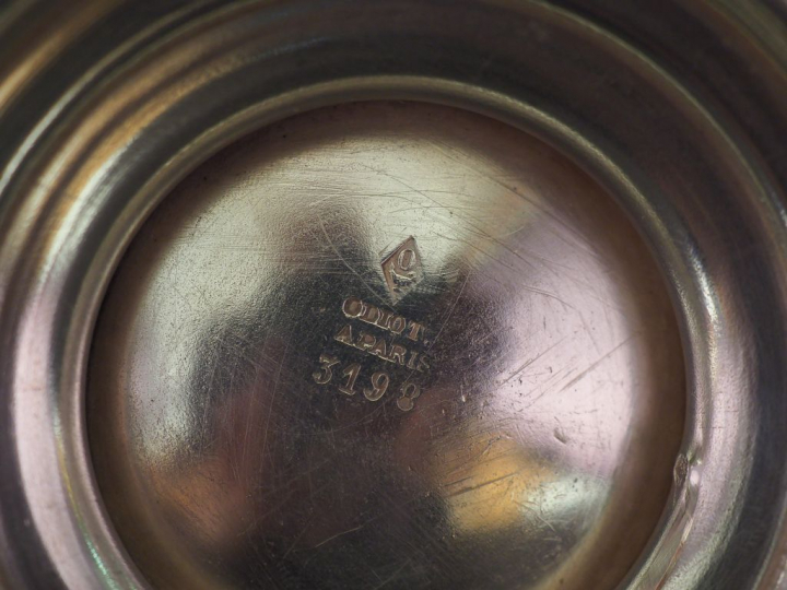 Théière en argent de style Louis XVI en argent, poinçon Minerve, à déc