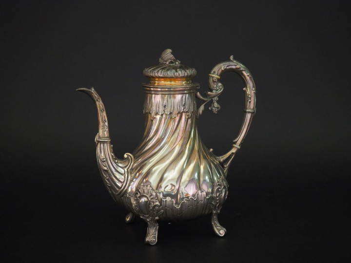 Verseuse Napoléon III de style rocaille en argent, poinçon Minerve, à 