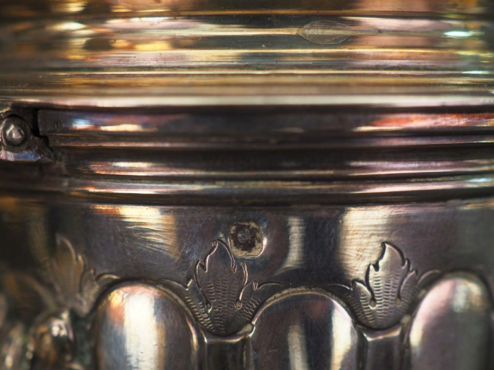 	Verseuse Napoléon III de style Louis XV en argent, poinçon Minerve, à