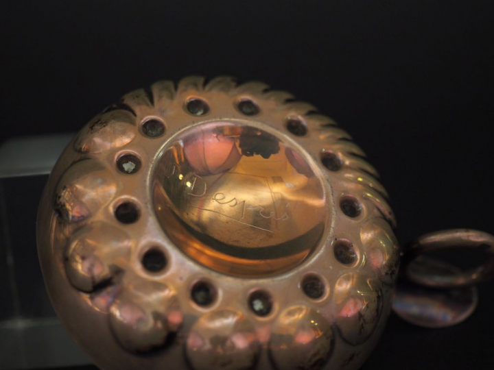 J.DESPRES Taste-vin en argent, poinçon Minerve.  Signé.  Poids.61 g   