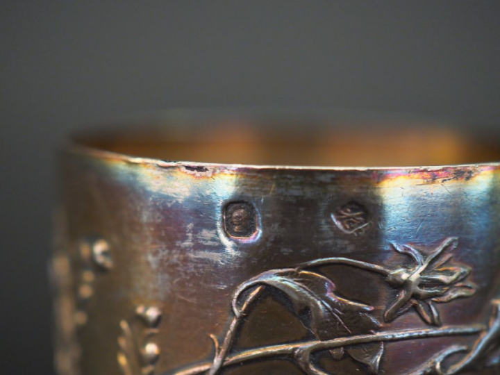 Ensemble comprenant :  - un rond de serviette en argent, poinçon Miner