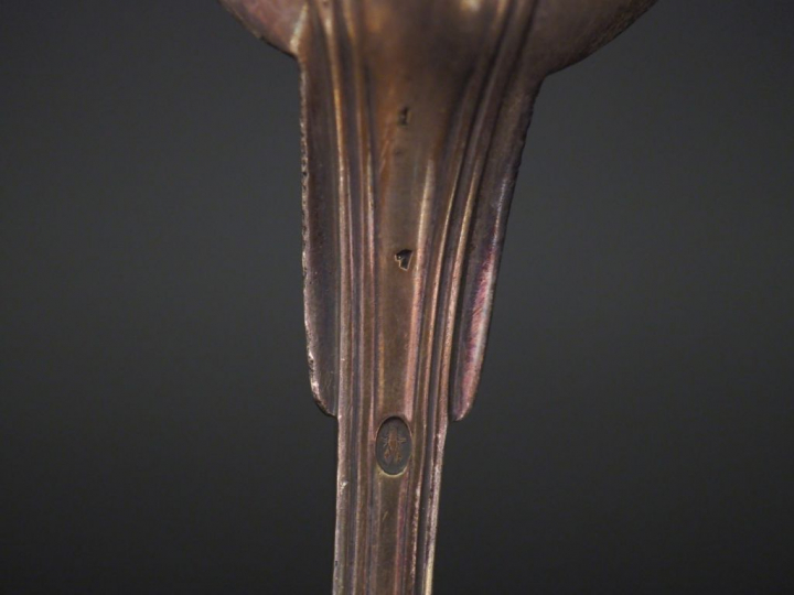 Cuillère à ragoût en argent, modèle à filet.  Long. 27,5 cm  Poids. 13