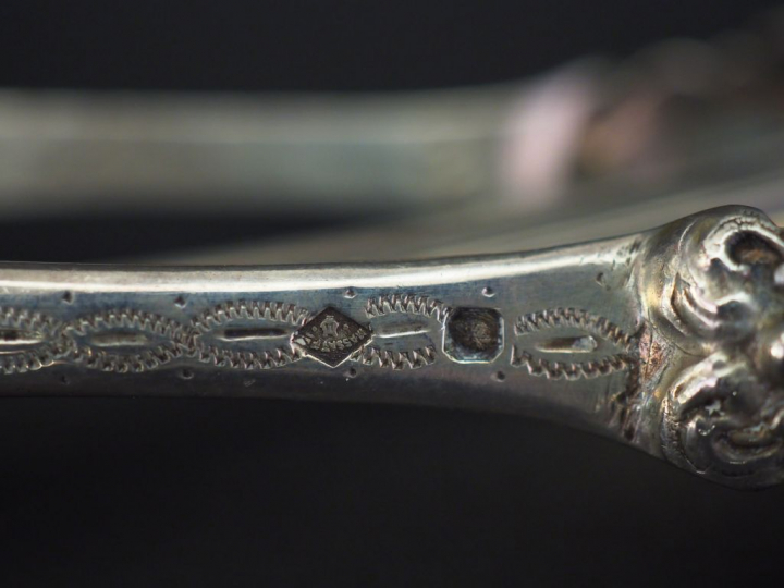 Ensemble comprenant :  - un couvert de  naissance en argent, poinçon M