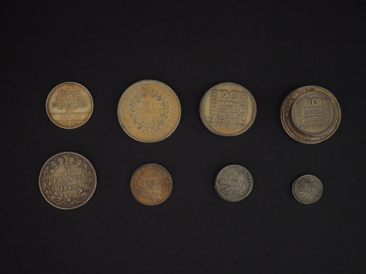 Ensemble comprenant :  - une pièce de 100 Francs en argent, 1986. - de