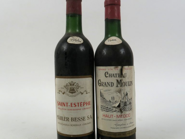 2 BOUTEILLES: 1 CHÂTEAU GRAND MOULIN HAUT MEDOC 1966 HEP/ETA - 1 SAINT