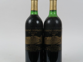 Vente aux enchères 2 BOUTEILLES CHÂTEAU DUPLESSIS MOULIS - 1982 - 1 HEP