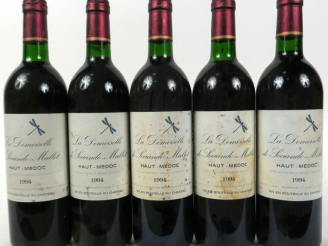 Vente aux enchères 5 BOUTEILLES LA DEMOISELLE DE SOCIANDO MALLET - 1994 - 1 BG/1 LB/ELT