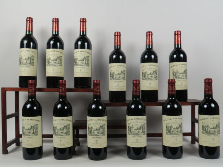 12 BOUTEILLES CHÂTEAU CARBONNIEUX PESSAC LEOGNAN - 2001