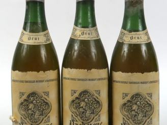 Vente aux enchères 3 VIEILLES BOUTEILLES PACHERENC DU VIC BILH CROUSEILLES MADIRAN - 3 CM