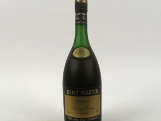 Vente aux enchères 1 BOUTEILLE COGNAC FINE CHAMPAGNE "V.S.O.P"  RÉMY MARTIN