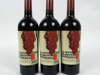Vente aux enchères 3 BOUTEILLES LE PETIT MOUTON DE MOUTON ROTHSCHILD PAUILLAC - 2005