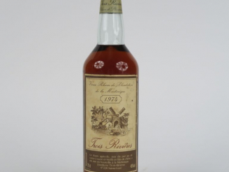 Vente aux enchères 1 BOUTEILLE VIEUX RHUM TROIS RIVIÈRES 45° - 1974