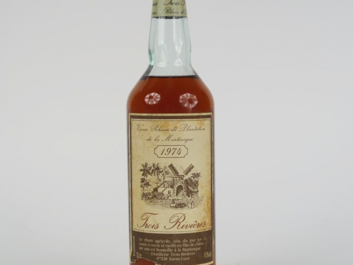 1 BOUTEILLE VIEUX RHUM TROIS RIVIÈRES 45° - 1974 - ETLA