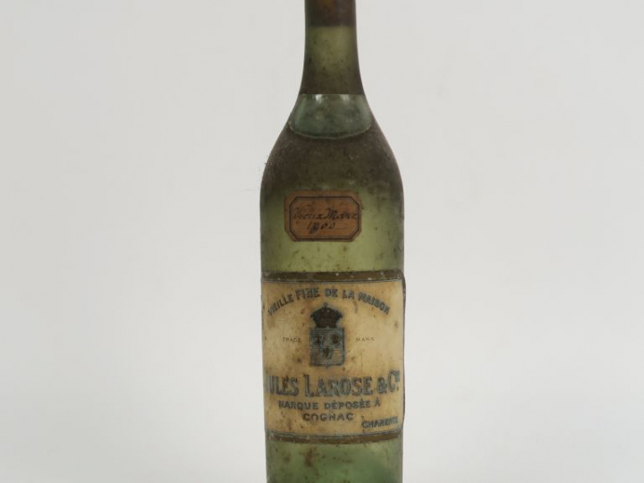 1 VIEILLE BOUTEILLE VIEUX MARC - 1900 - ETIQUETTE MANUSCRITE/CAPS CIRE