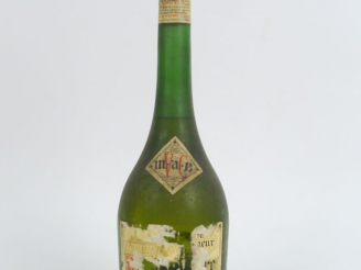 Vente aux enchères 1 VEILLE BOUTEILLE LIQUEUR LA VIEILLE CURE - EA