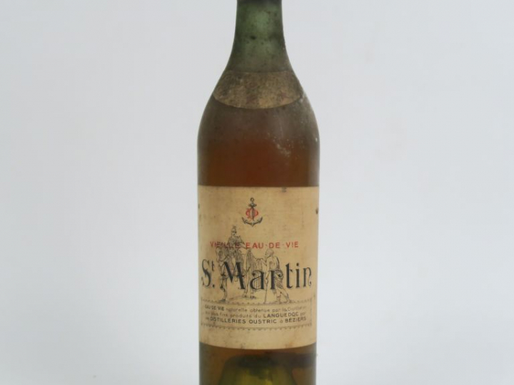 1 VIEILLE BOUTEILLE EAU DE VIE ST MARTIN DISTILLERIES OUSTRIC