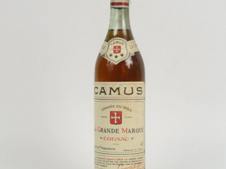 Vente aux enchères 1 VIEILLE BOUTEILLE COGNAC CAMUS 'LA GRANDE MARQUE'
