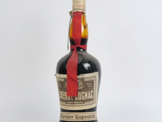 Vente aux enchères 1 VIEUX FLACON (1,4 L) CHERRY COGNAC GRAND MARNIER