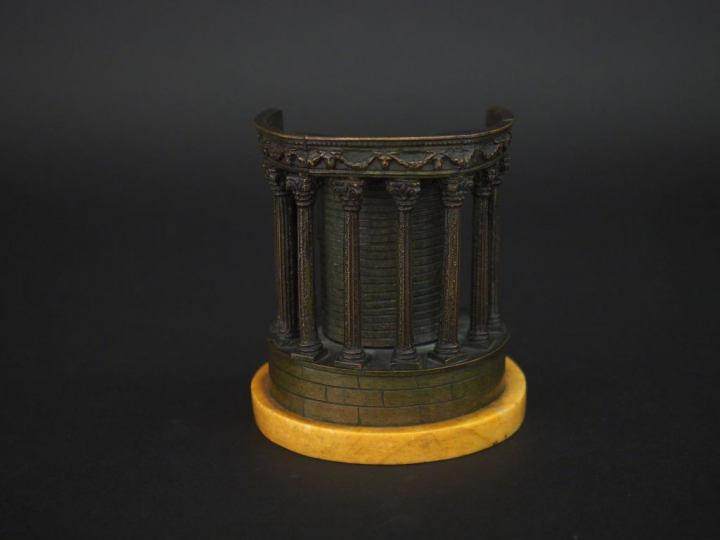 Souvenir du Grand Tour.  "temple antique". Bronze XIXème, socle en mar