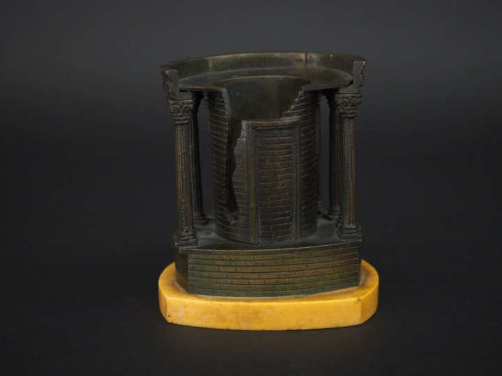 Souvenir du Grand Tour.  "temple antique". Bronze XIXème, socle en mar