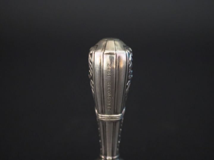 3 différents cachets Napoléon III ou 1900 en argent ou métal argenté.
