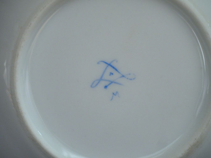 Petit pot couvert et son présentoir en porcelaine de Limoges, monture 