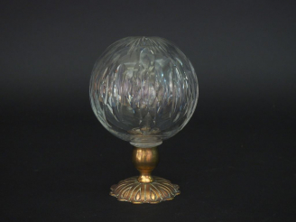Vente aux enchères Boule d'escalier en verre ou cristal taillé. H.18 cm