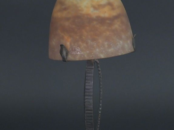 MULLER FRERES à Lunéville.  Lampe de chevet en verre sablé marbré, pié