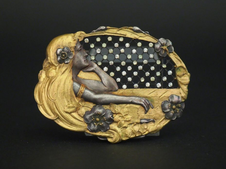 Boucle de ceinture Art Nouveau en métal doré et argenté, à décor d'une