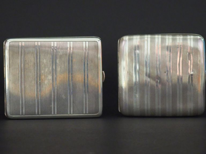 2 étuis à cigarettes de style Art Déco en argent. Poinçon Minerve. Poi