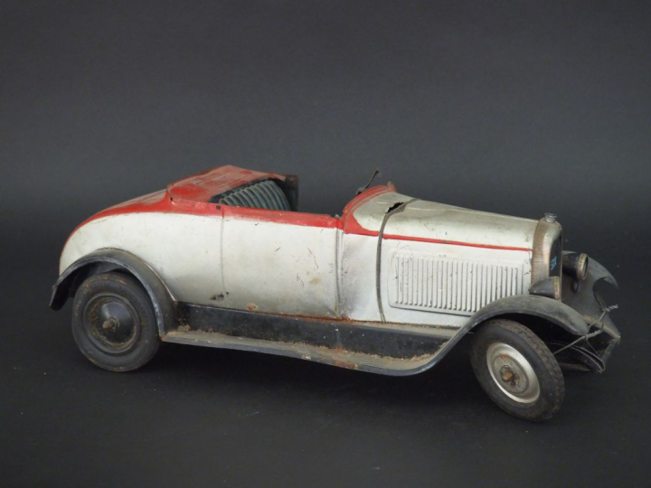 Carcasse de Citroën Six, cabriolet C6 - 1/10ème Expert : Murielle AUFF