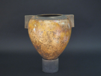 Vente aux enchères Gisèle BUTHOD-GARÇON.  Vase en grés raku émaillé et craquelé beige. Si