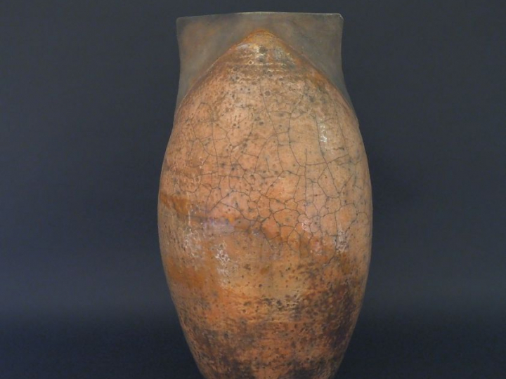 Gisèle BUTHOD-GARÇON.  Grand vase en grés raku émaillé et craquelé bei