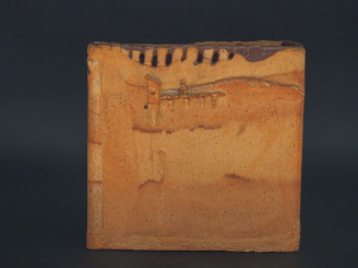 Vente aux enchères Vase contemporain en terre cuite à décor d'un village en relief. Signé