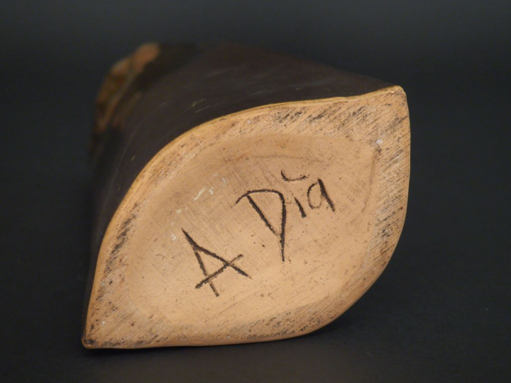 Vase en céramique contemporaine bicolore. H. 21 cm