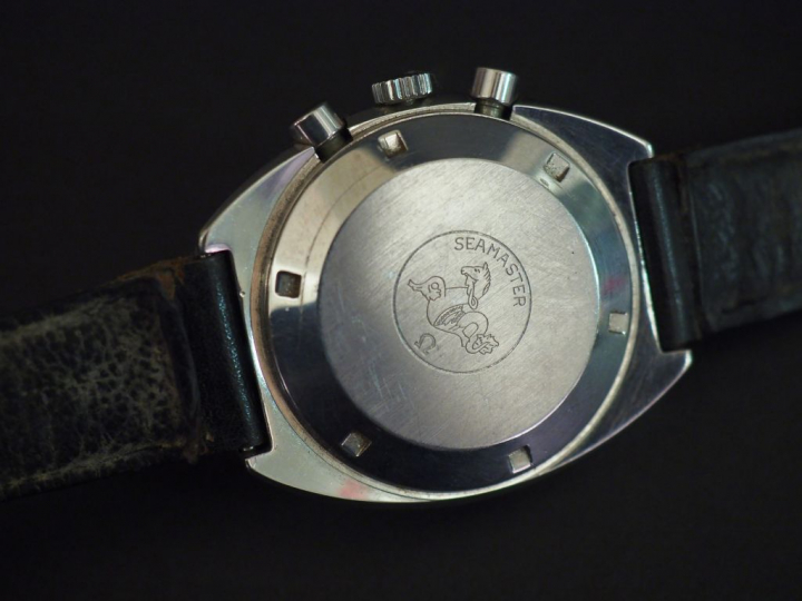 OMEGA, Seamaster Jedi Chronographe, boitier en acier de forme tonneau.