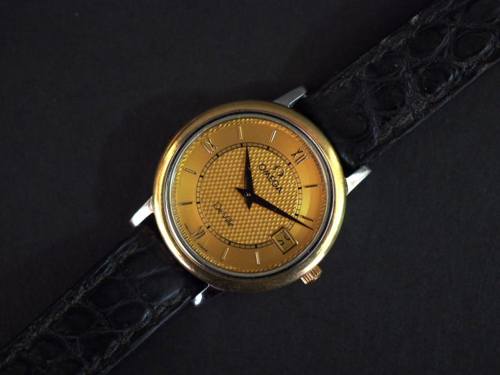 OMEGA, de Ville Monte bracelet en acier.  Cadran rond à chiffres romai