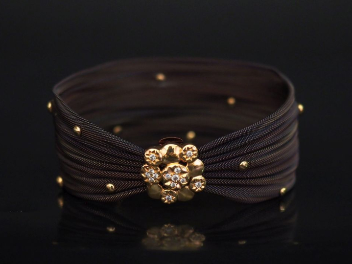 ISABELLE LANGLOIS Bracelet manchette "satin d'acier" agrémenté de peti