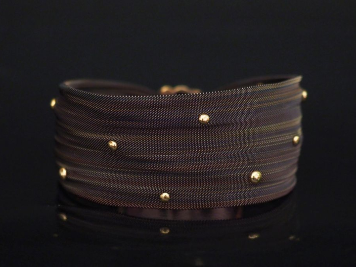 ISABELLE LANGLOIS Bracelet manchette "satin d'acier" agrémenté de peti
