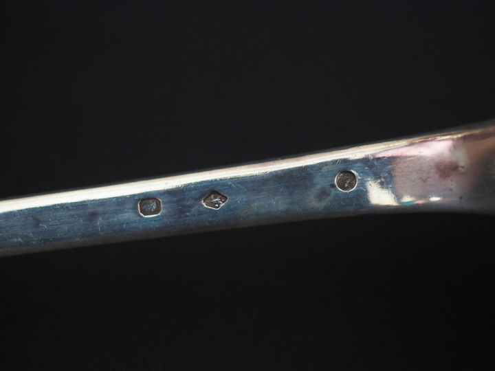 Louche Restauration en argent, poinçon Vieillard, modèle uniplat.  Arm