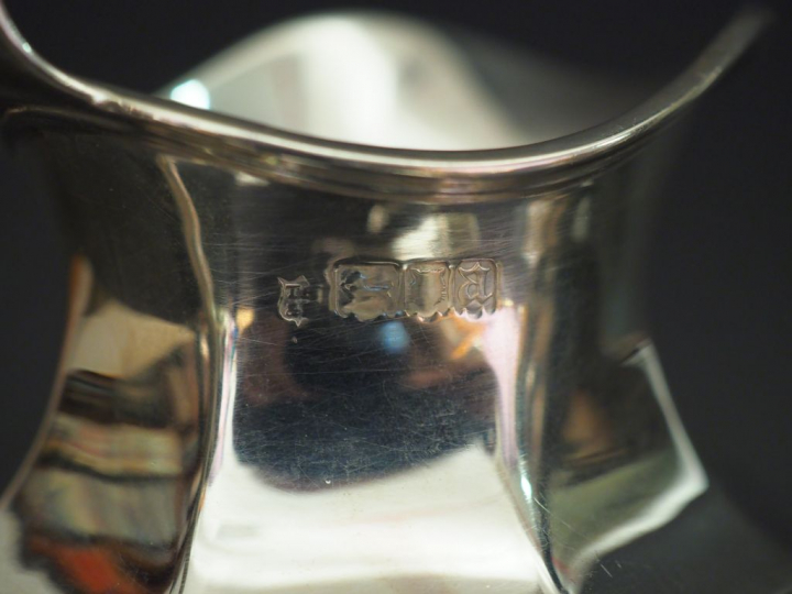 Service à thé et à café quatre pièces de style Art déco en argent angl