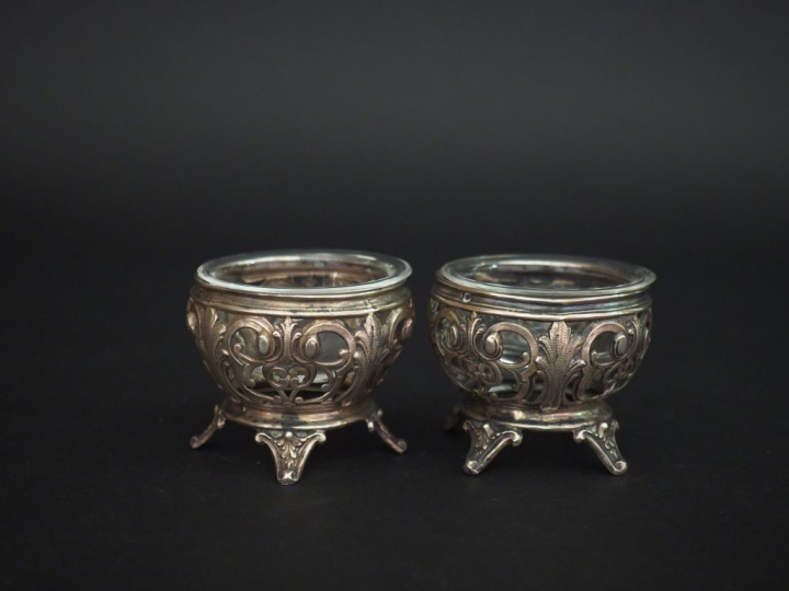 Paire de salerons Napoléon III en argent, poinçon Minerve, à décor ajo