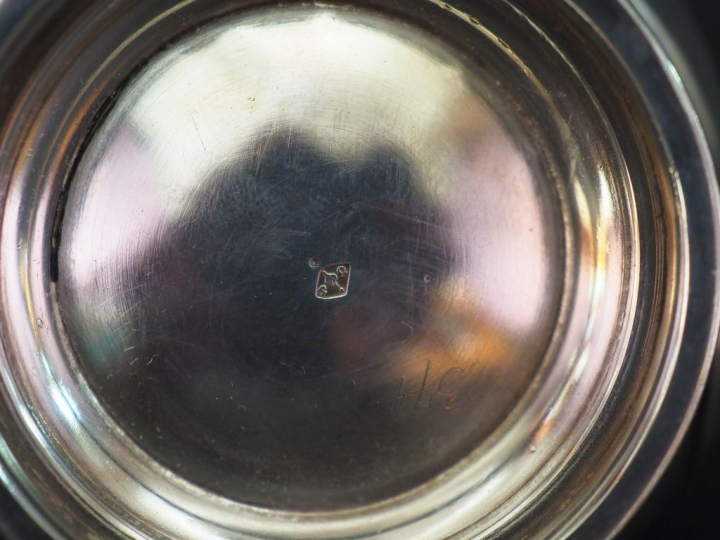 Verseuse balustre en argent, poinçon Minerve, à décor d'une frise et d