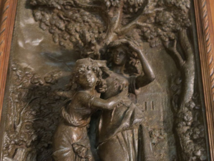 Ecole française Xxème. "jeunes filles dans le bosquet". Plaque murale 