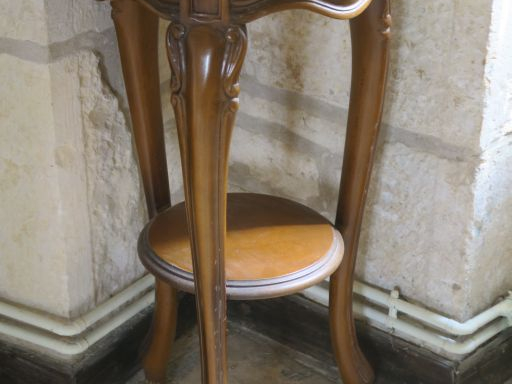 Sellette de style Louis XV en bois naturel à deux plateaux H. 80 cm (c